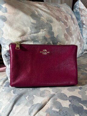 COACH Fuchsia Pebbled Leather Double Compartment Clutch